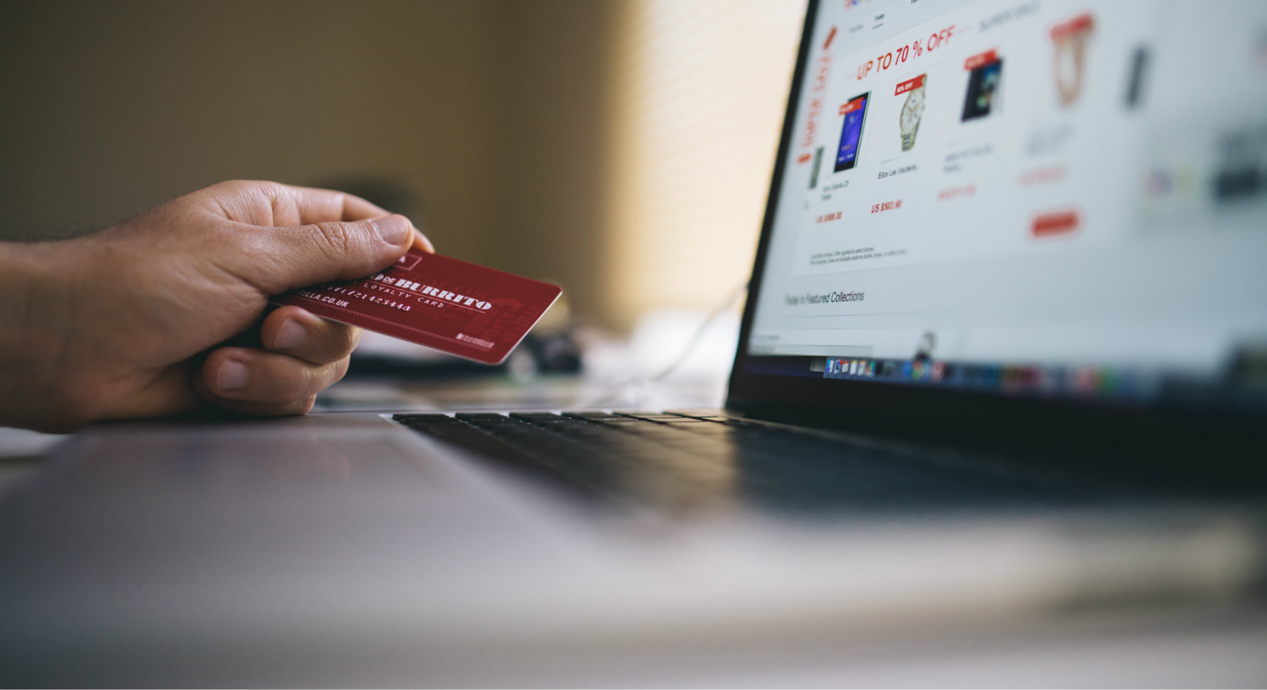 4 ways to boost your ecom holiday traffic and sales