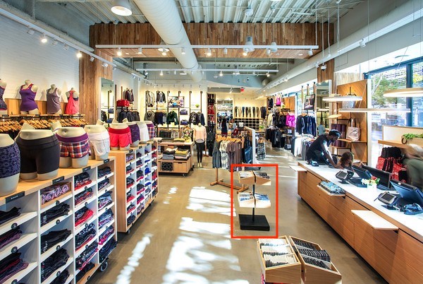 https://blog-assets.lightspeedhq.com/img/2019/09/edb8b637-lululemon-santa-monica.jpg