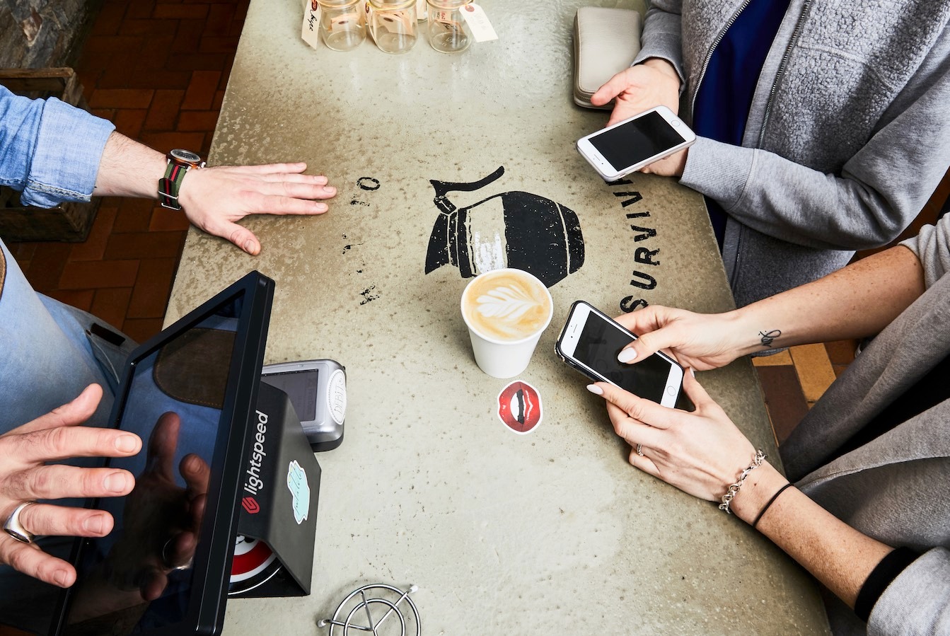 Servir la Génération Z : 5 tactiques à adopter dans votre restaurant