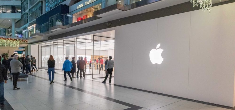 Most stores at the Toronto Eaton Centre aren't paying their rent