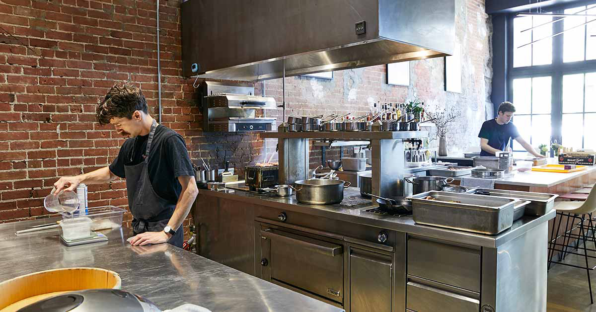 Automatic Pan Stirrer Demo  Our Culinary Team Tests Kitchen Gadgets 