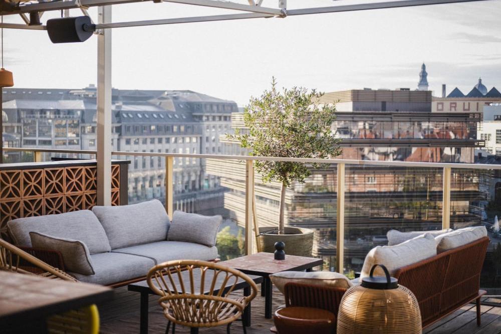 De rooftop bar van YALO